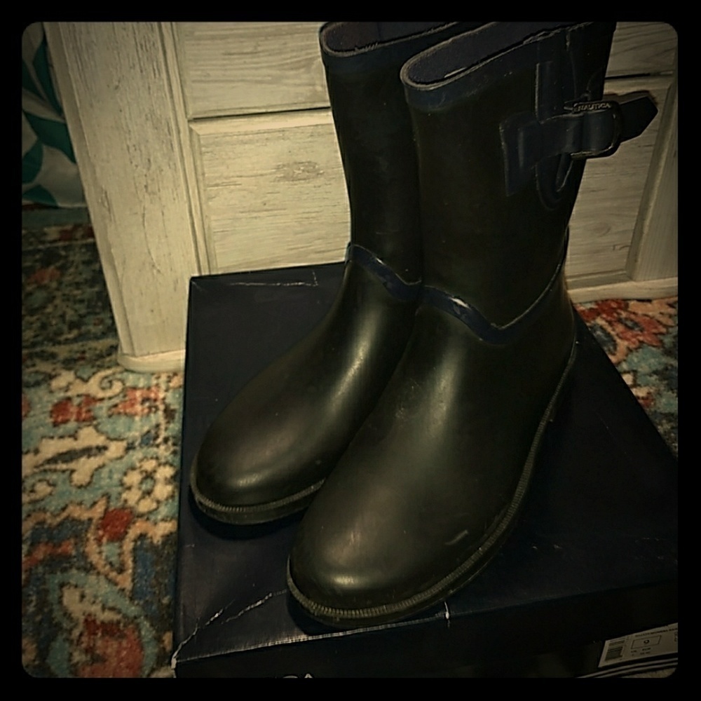 Nautica Stringer/Black Rain Boots size 9